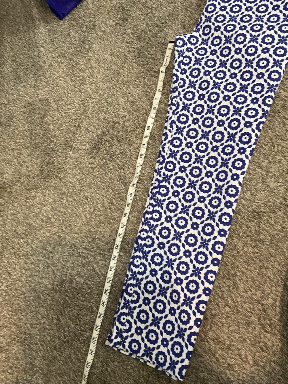 Boden Blue & White Floral stretch Slimming Ankle Cropped Trouser - Picture 7 of 7